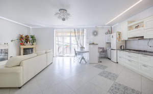 Дом 215м², 2-этажный, на длительный срок,