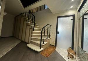 Дом 220м², 3-этажный, участок 11 сот.