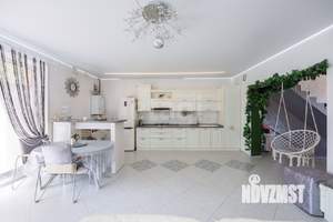 Таунхаус 215м², 3-этажный, на длительный срок, 