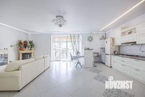 Таунхаус 215м², 3-этажный, на длительный срок, 