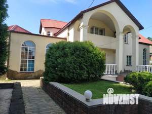 Дом 580м&sup2;, 3-этажный, посуточно, 