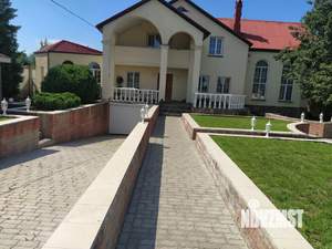 Дом 580м&sup2;, 3-этажный, посуточно, 