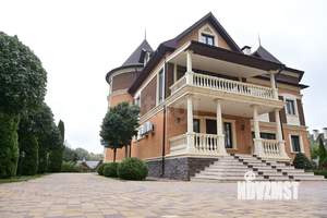 Дом 460м&sup2;, 3-этажный, участок 22 сот.  