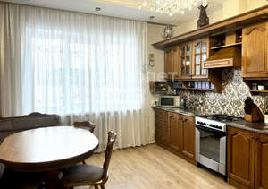 Дом 172м&sup2;, 3-этажный, участок 5 сот.  