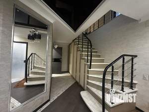 Таунхаус 220м&sup2;, 3-этажный, участок 11 сот.  