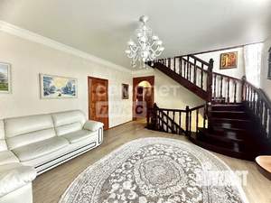 Дом 172м&sup2;, 3-этажный, участок 5 сот.  