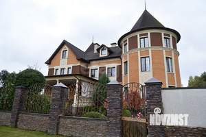 Дом 460м&sup2;, 3-этажный, участок 22 сот.  