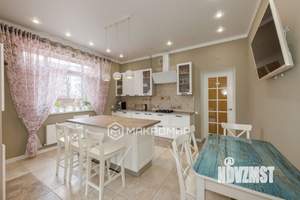 Дом 200м&sup2;, 2-этажный, участок 11 сот.  