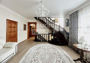 Дом 172м&sup2;, 3-этажный, участок 5 сот.  