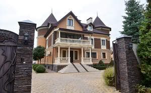 Дом 460м&sup2;, 3-этажный, участок 22 сот.  