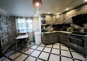 Дом 97м&sup2;, 2-этажный, участок 4 сот.  