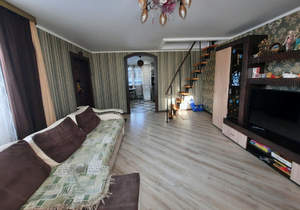 Дом 100м&sup2;, 2-этажный, участок 5 сот.  