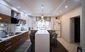 Дом 209м&sup2;, 2-этажный, участок 5 сот.  