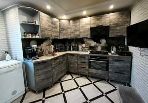 Дом 97м&sup2;, 2-этажный, участок 4 сот.  