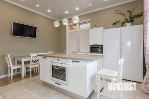 Дом 200м&sup2;, 2-этажный, участок 11 сот.  