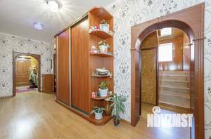 Дом 240м², 2-этажный, участок 8 сот.  