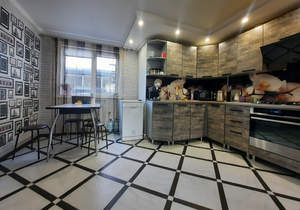 Дом 100м&sup2;, 2-этажный, участок 5 сот.  