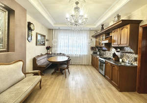 Дом 172м&sup2;, 3-этажный, участок 5 сот.  