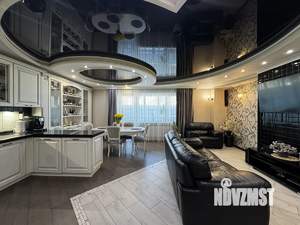 Таунхаус 220м&sup2;, 3-этажный, участок 11 сот.  