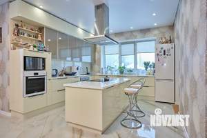 Дом 270м&sup2;, 2-этажный, участок 12 сот.  