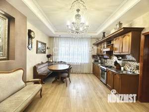 Дом 172м&sup2;, 3-этажный, участок 5 сот.  