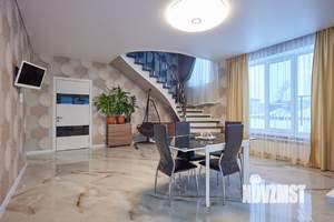 Дом 270м&sup2;, 2-этажный, участок 12 сот.  