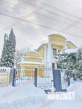 Дом 255м&sup2;, 2-этажный, участок 10 сот.  