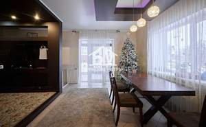 Дом 209м&sup2;, 2-этажный, участок 5 сот.  