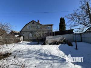 Дом 161м&sup2;, 2-этажный, участок 8 сот.  