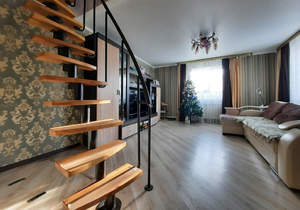 Дом 100м&sup2;, 2-этажный, участок 5 сот.  