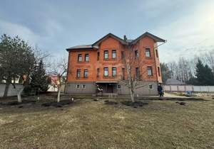 Дом 575м², 4-этажный, участок 20 сот.  