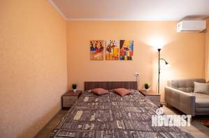 1-к квартира, посуточно, 37м2, 4/10 этаж