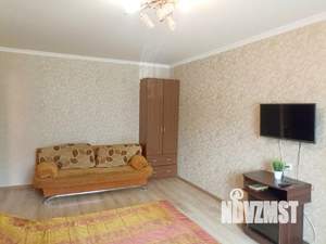 1-к квартира, посуточно, 40м2, 1/9 этаж