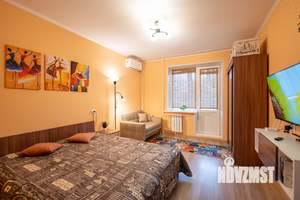 1-к квартира, посуточно, 37м2, 4/10 этаж