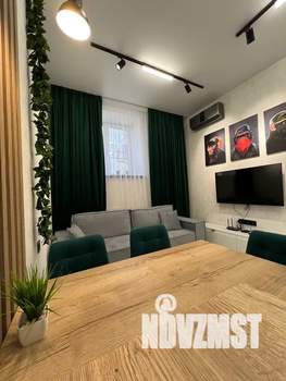 Студия квартира, посуточно, 32м2, 1/10 этаж