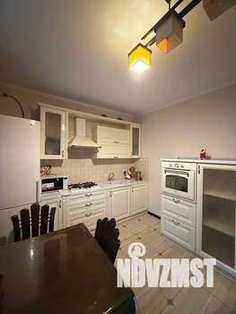 1-к квартира, посуточно, 60м2, 2/10 этаж