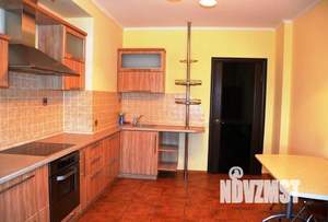 1-к квартира, посуточно, 56м2, 1/1 этаж