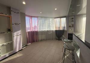 1-к квартира, на длительный срок, 56м2, 8/17 этаж