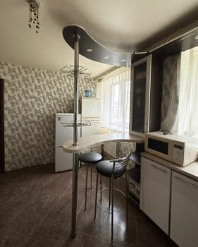 3-к квартира, на длительный срок, 82м2, 1/3 этаж