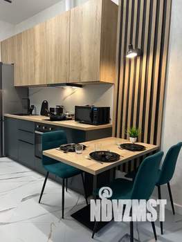 Студия квартира, посуточно, 32м2, 1/10 этаж