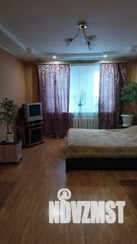 1-к квартира, посуточно, 55м2, 7/10 этаж