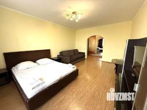 1-к квартира, посуточно, 56м2, 1/1 этаж