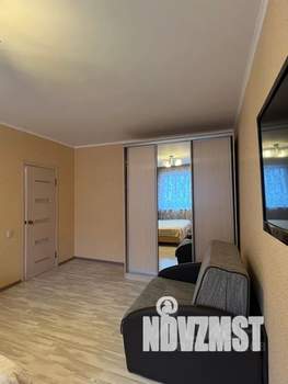 1-к квартира, посуточно, 37м2, 4/10 этаж