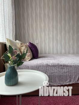 1-к квартира, посуточно, 52м2, 1/1 этаж