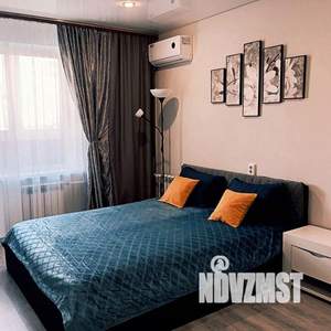 1-к квартира, посуточно, 42м2, 1/1 этаж