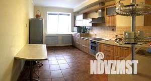 1-к квартира, посуточно, 56м2, 1/1 этаж