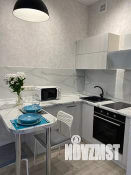 Студия квартира, посуточно, 34м2, 7/10 этаж