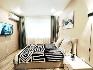 1-к квартира, посуточно, 37м2, 7/10 этаж