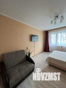 1-к квартира, посуточно, 37м2, 4/10 этаж