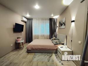 1-к квартира, посуточно, 37м2, 7/10 этаж